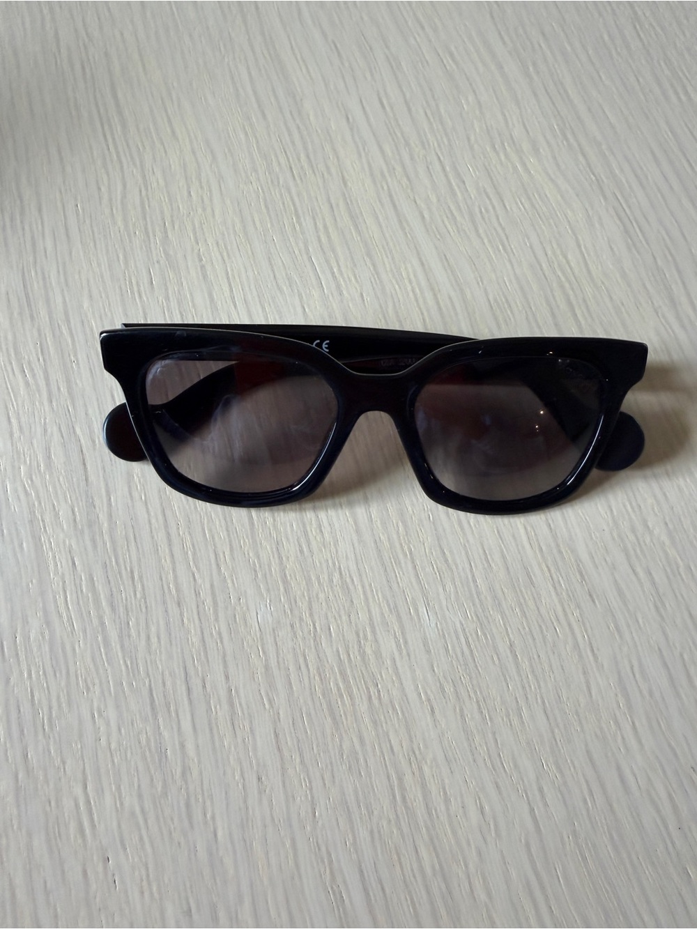 Moncler Women's Black Cat-Eye Sunglasses with Gradient Lenses - Picture 6 of 10